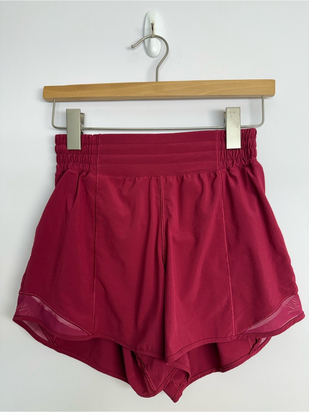 27: Lululemon Hotty Hot High-Rise Lined Short 4" Pomegranate Size 4